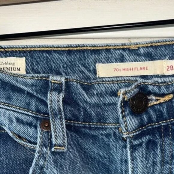 Levi's Premium High Rise Flare Women's Jeans size 28 - Picture 3 of 3